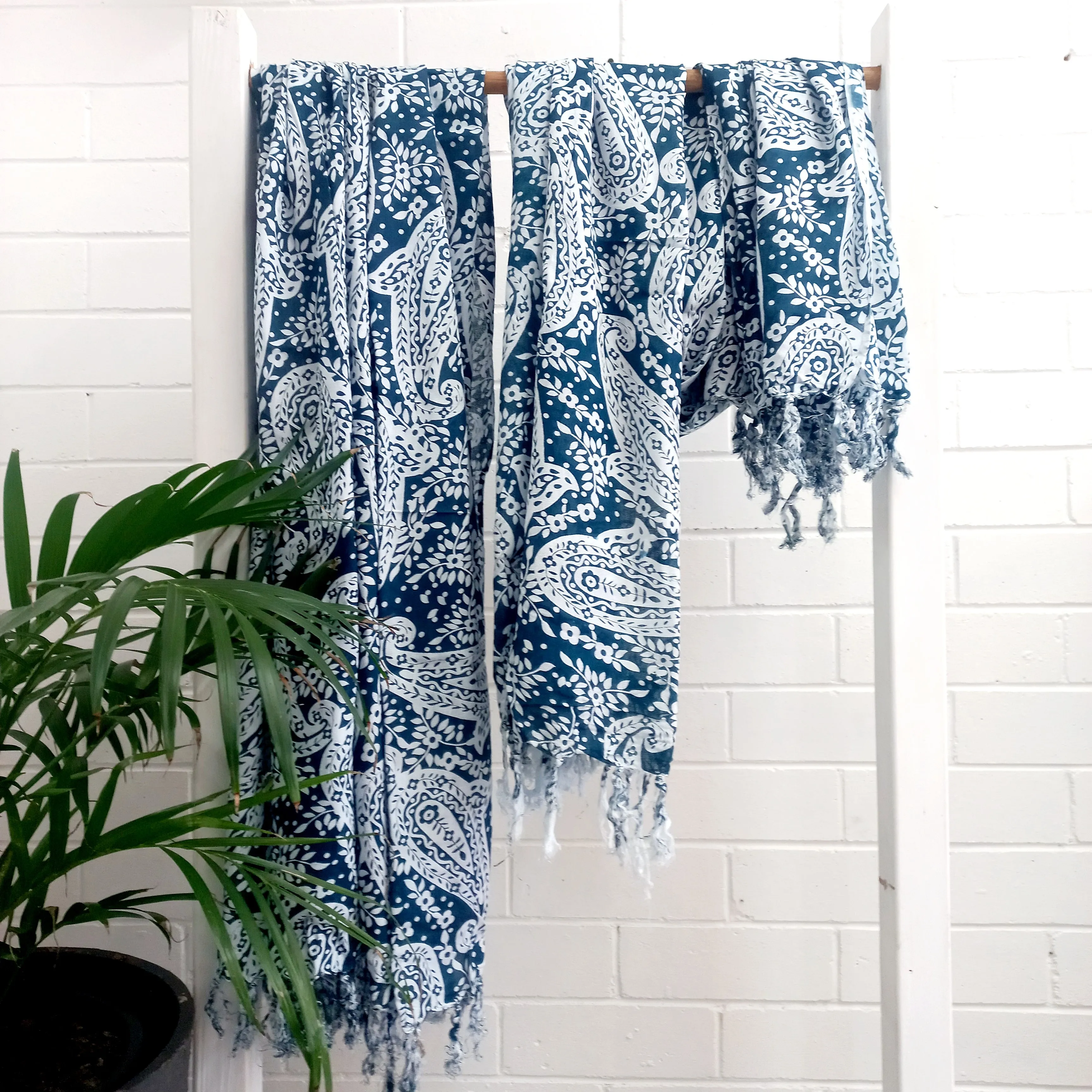 100% Rayon Woman's Beach Sarong - Navy Vine