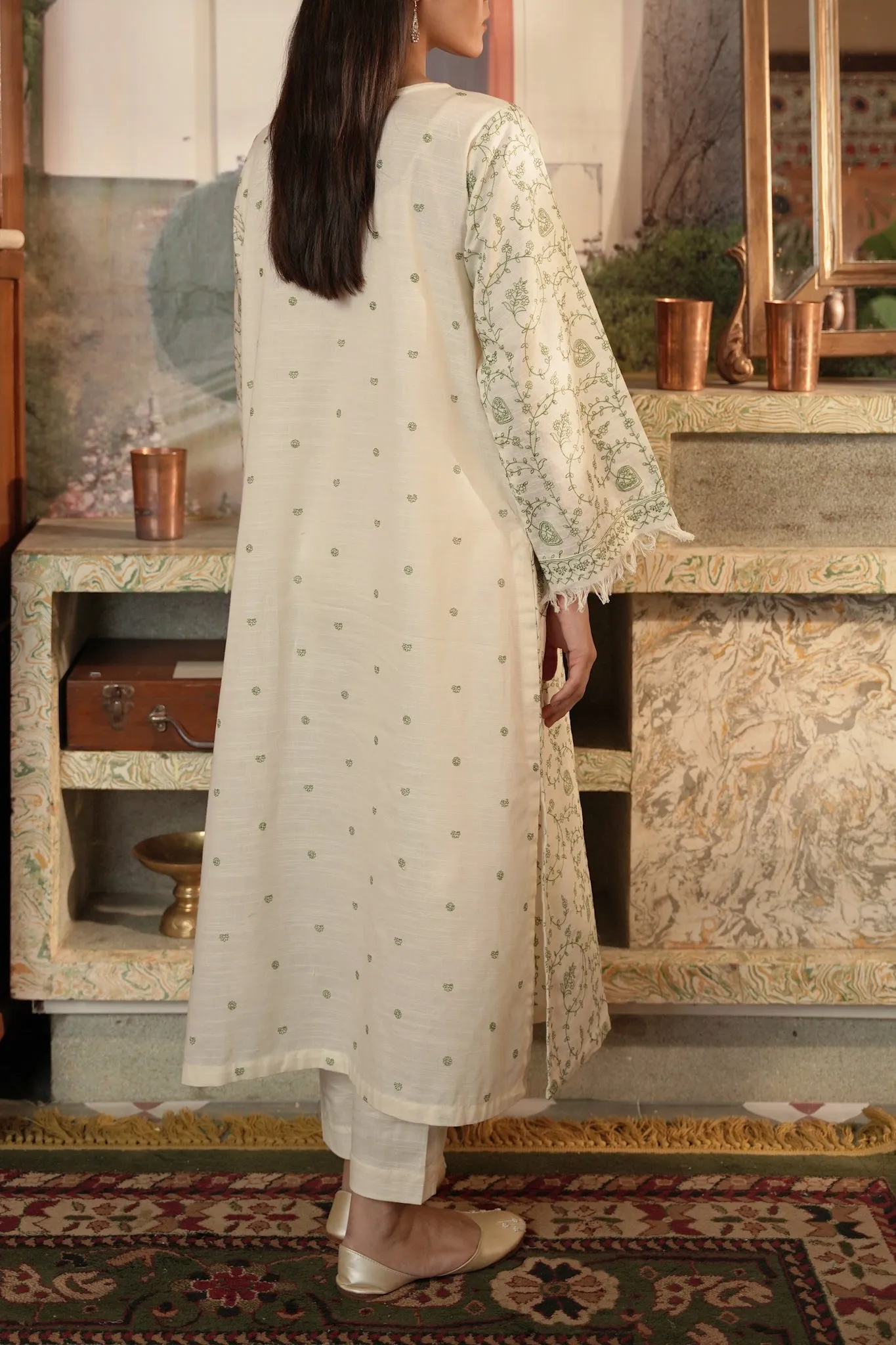 40% OFF IVORY KASHMIRI EMBROIDERY TWO PIECE SET (NPA2-23324)