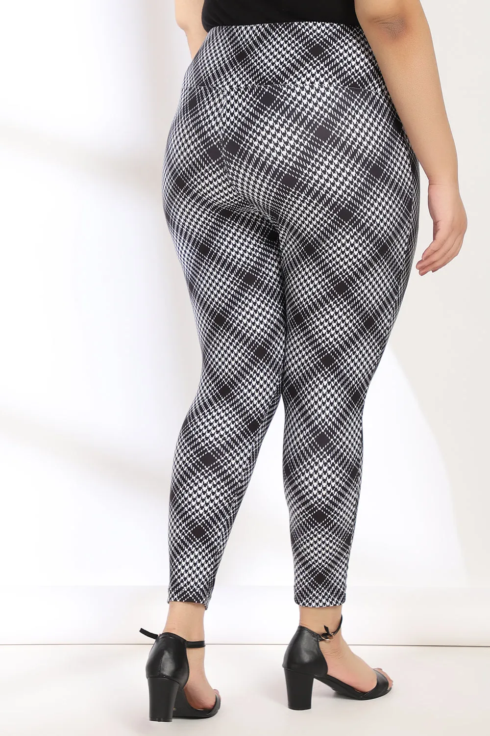 Black White Bais Check Tummy Shaper Printed Leggings