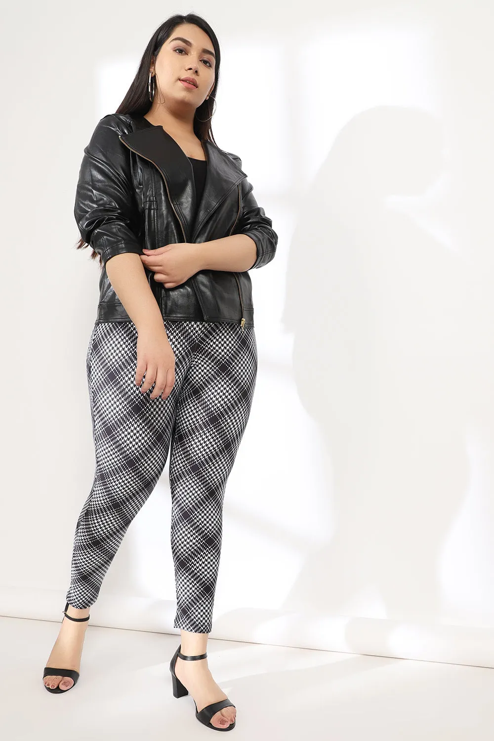 Black White Bais Check Tummy Shaper Printed Leggings