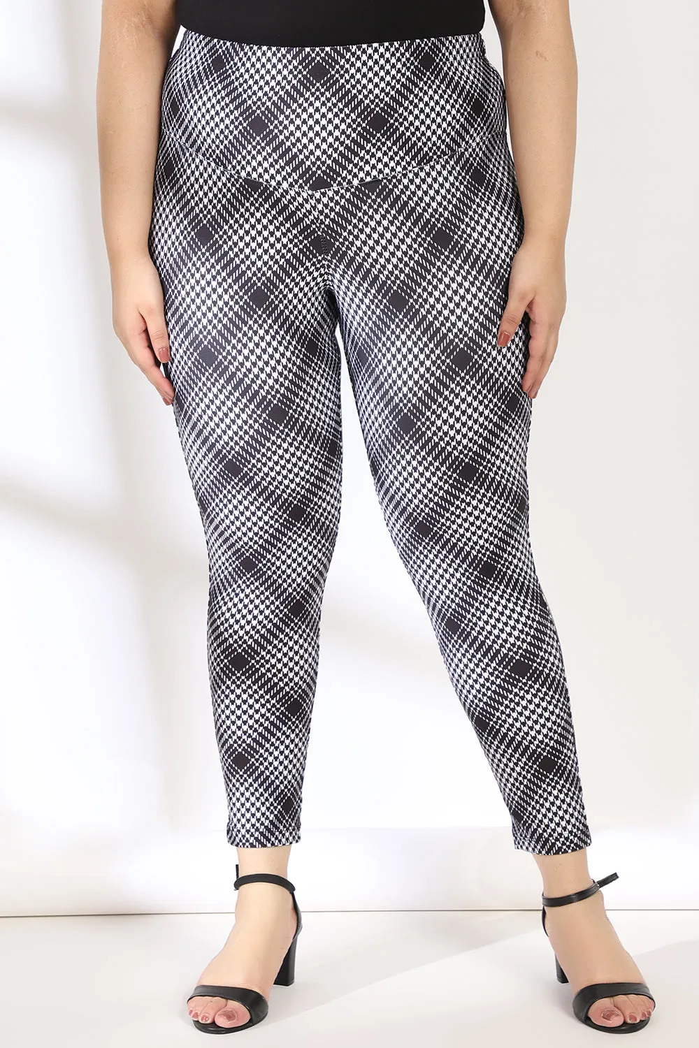 Black White Bais Check Tummy Shaper Printed Leggings