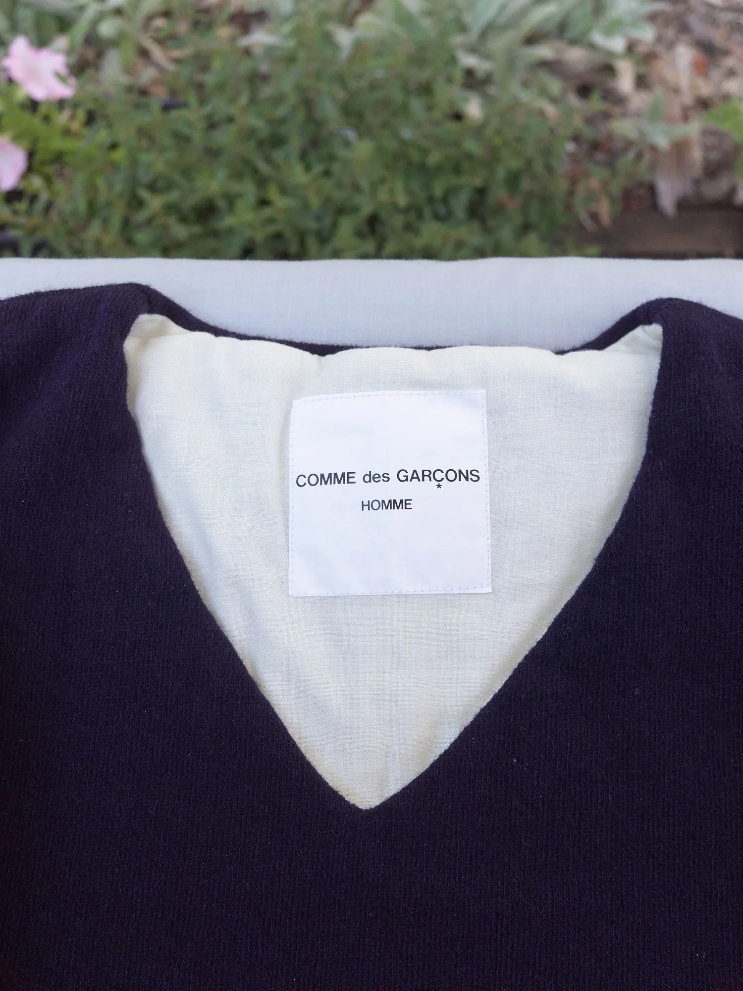 Comme des Garcons Homme 1997 navy wool jersey padded v neck sweater - mens M S