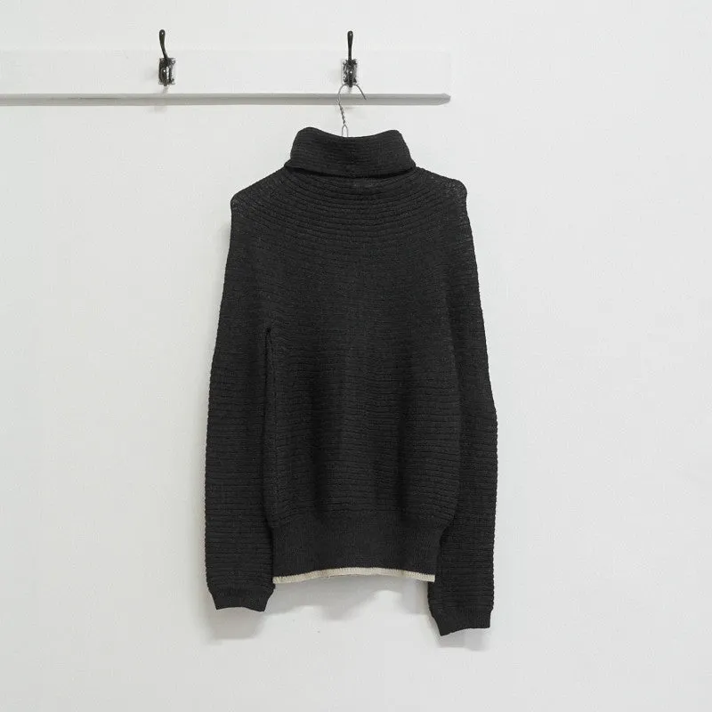 contrast hem turtleneck jumper