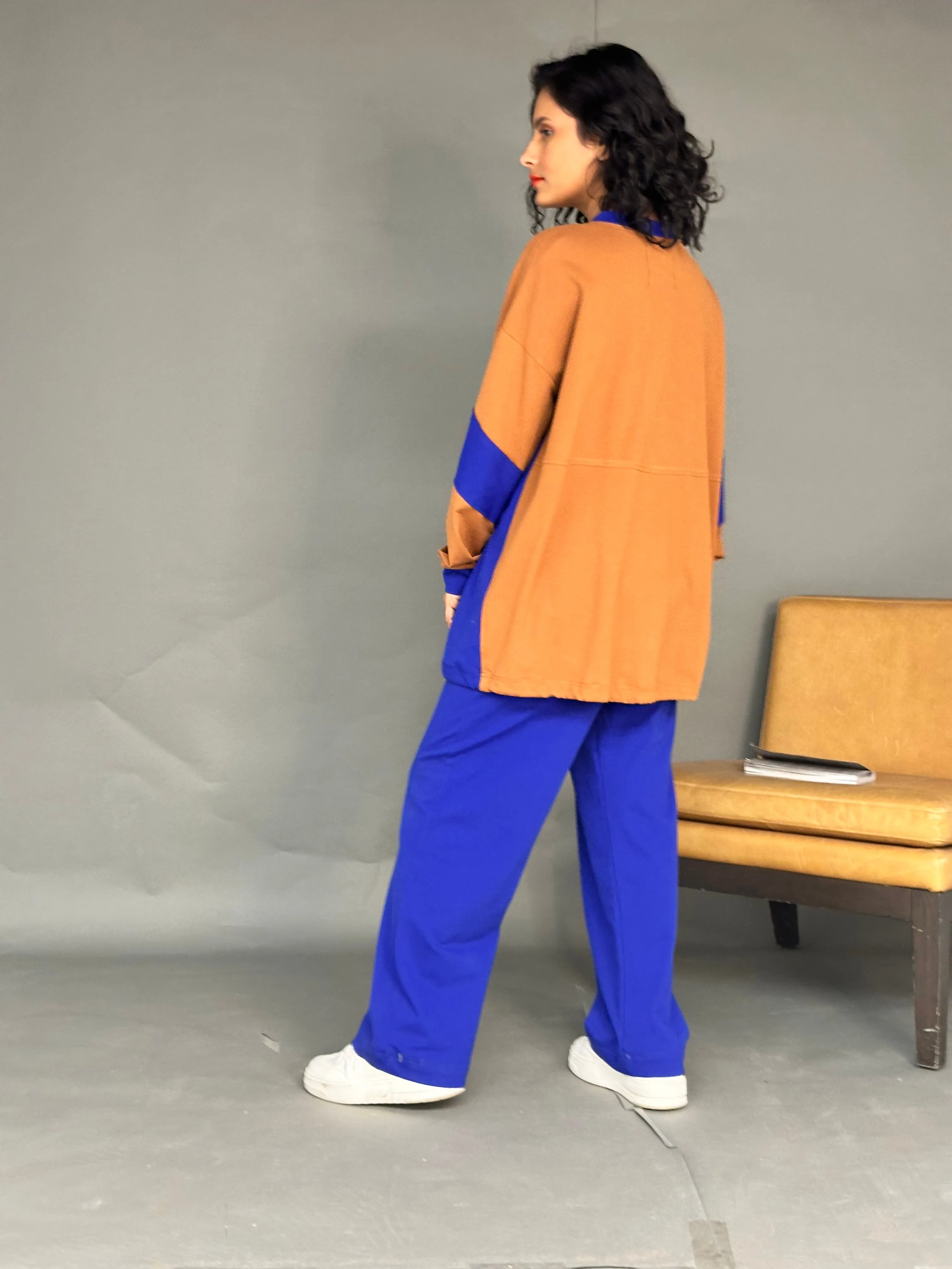 Contrast style with front zipper and double pockets design full sleeves, elastic waist straight pants Activewear 3989 - ملابس رياضية