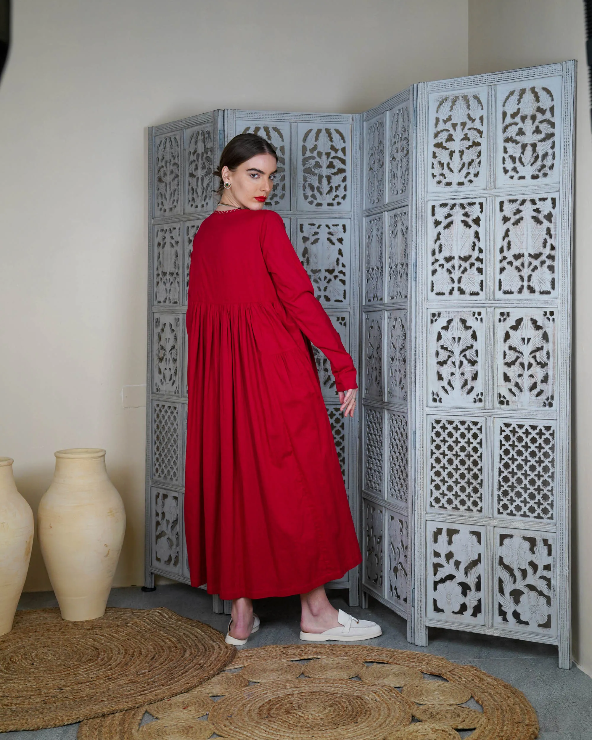 Embroidered neck with klosh design and waist gathered with long sleeves cotton kaftan 2593 - قفطان