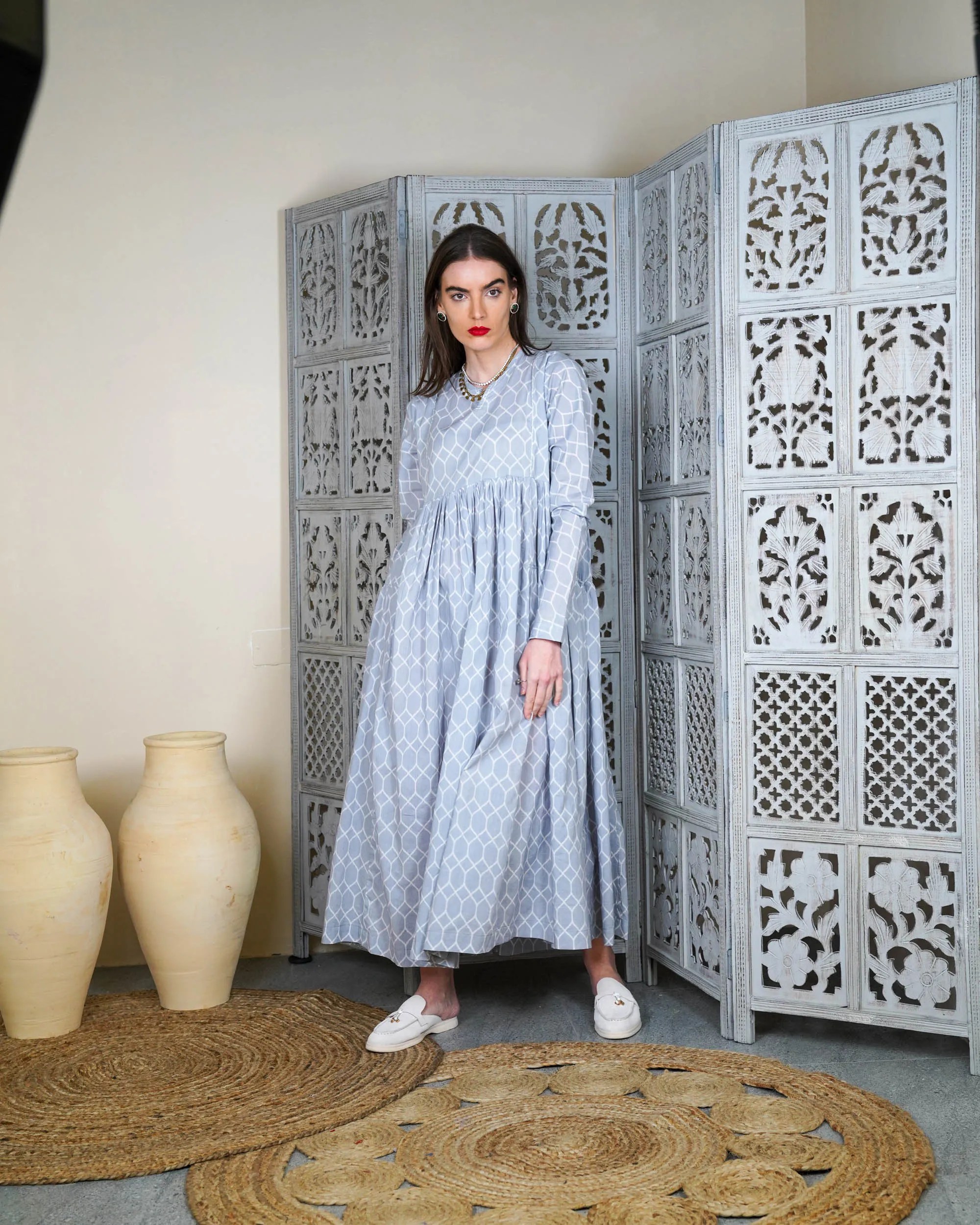 Embroidered neck with klosh design and waist gathered with long sleeves cotton kaftan 2593 - قفطان