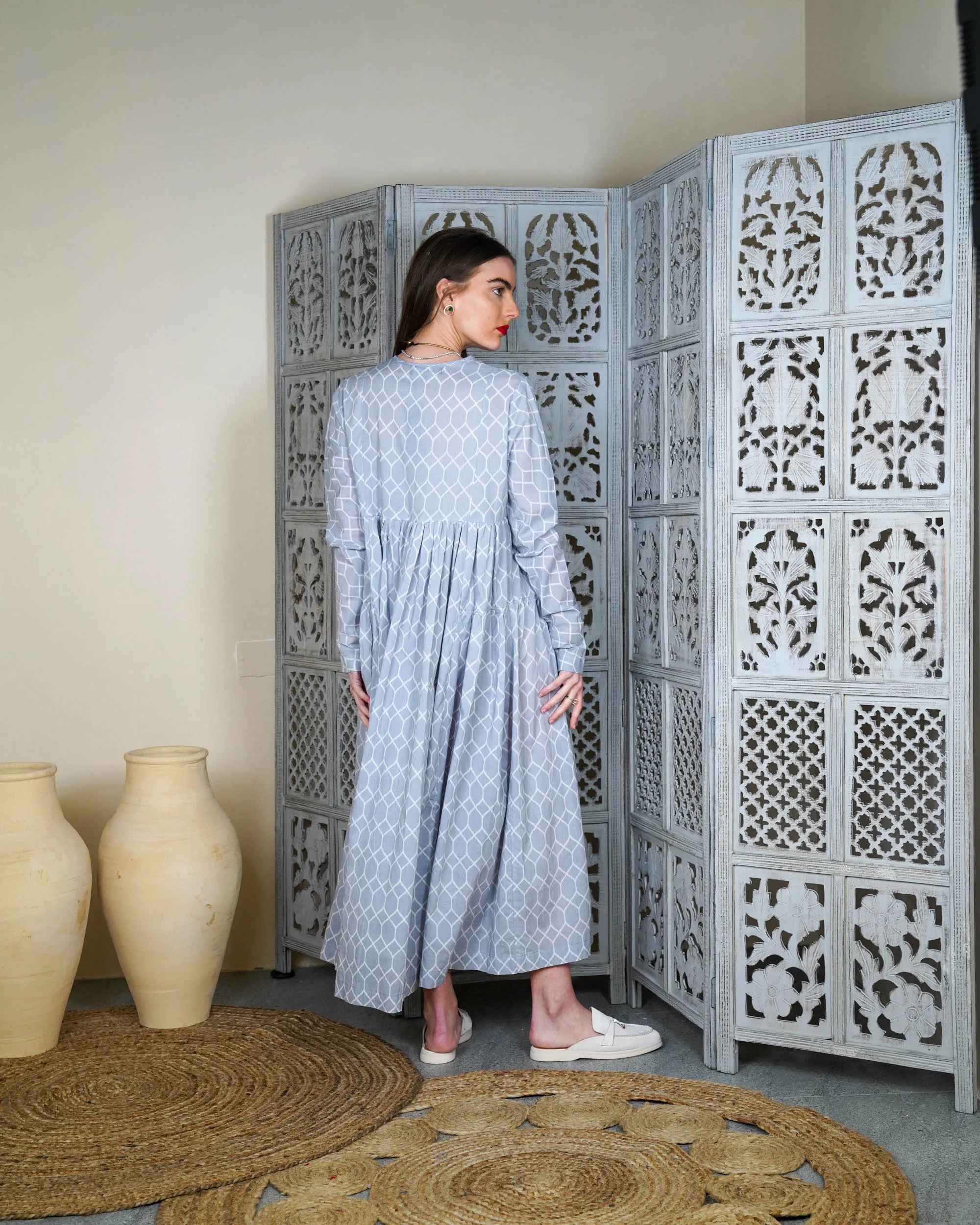 Embroidered neck with klosh design and waist gathered with long sleeves cotton kaftan 2593 - قفطان