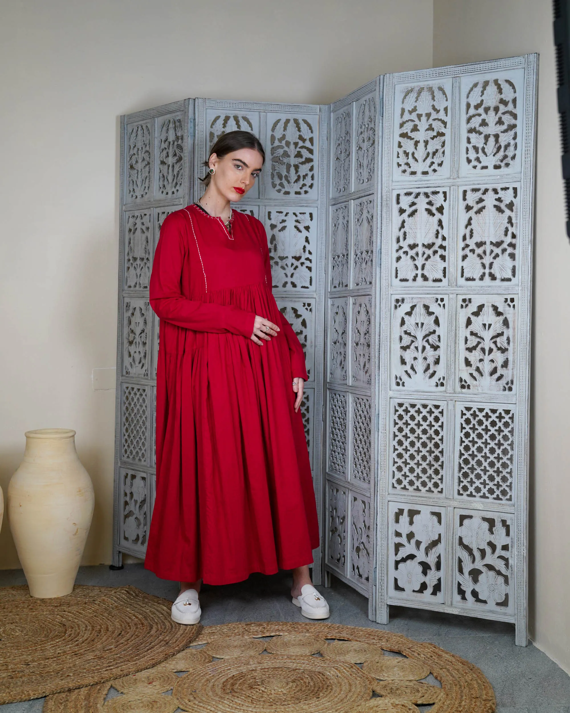 Embroidered neck with klosh design and waist gathered with long sleeves cotton kaftan 2593 - قفطان