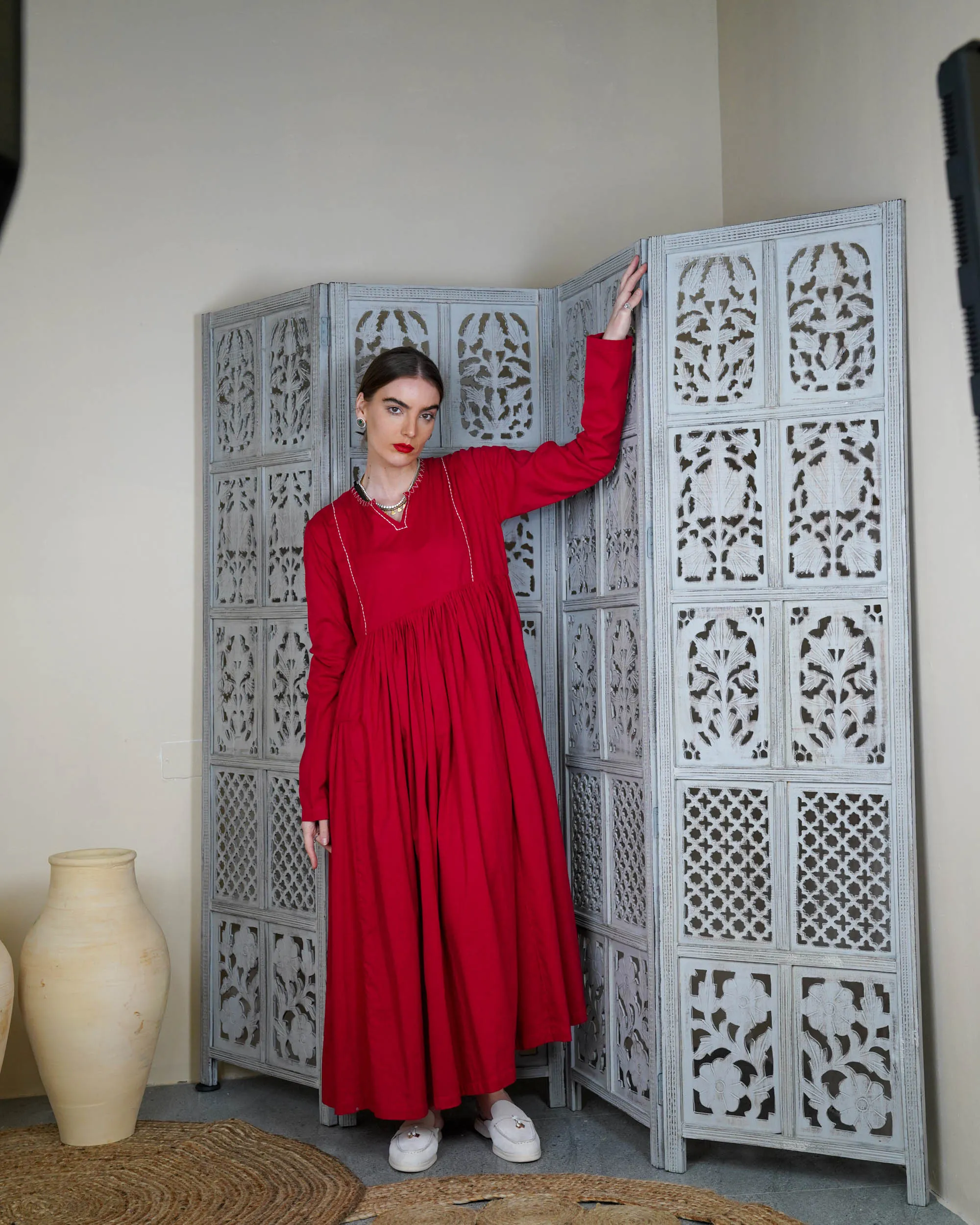 Embroidered neck with klosh design and waist gathered with long sleeves cotton kaftan 2593 - قفطان