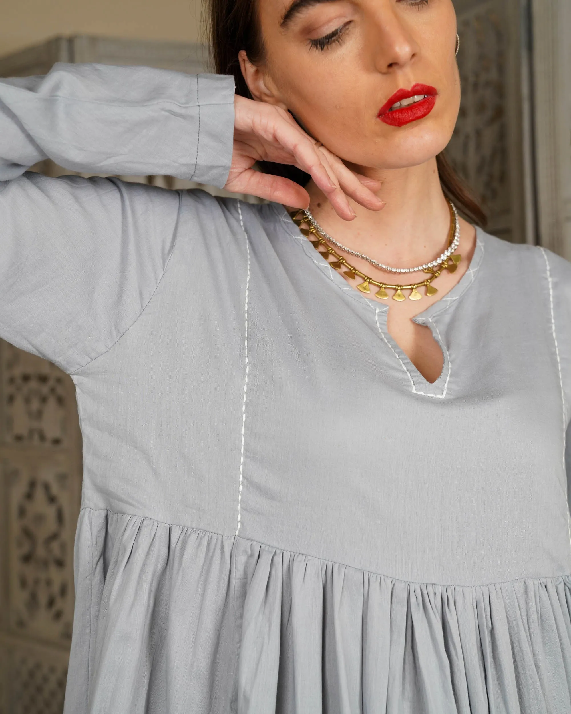 Embroidered neck with klosh design and waist gathered with long sleeves cotton kaftan 2593 - قفطان