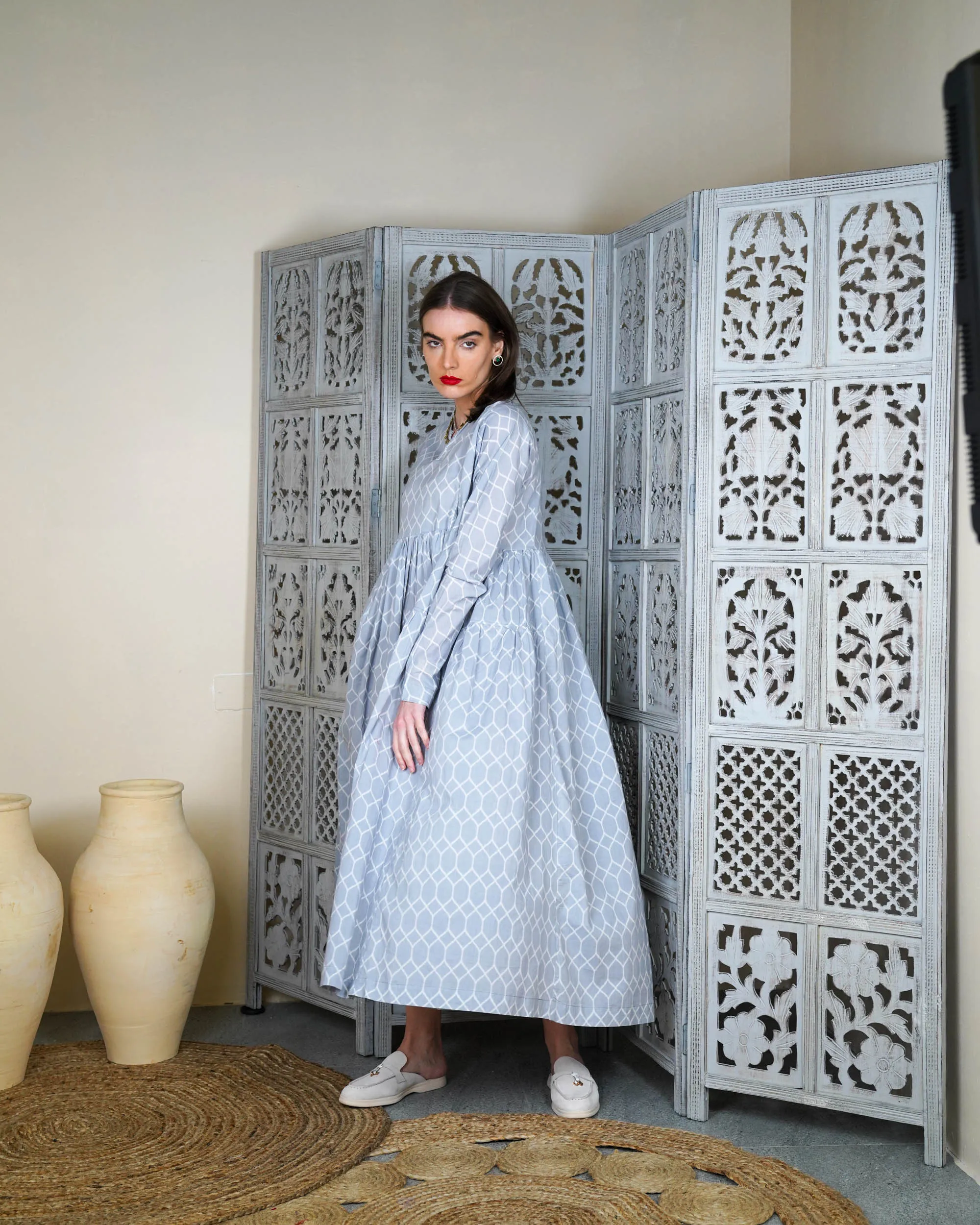 Embroidered neck with klosh design and waist gathered with long sleeves cotton kaftan 2593 - قفطان