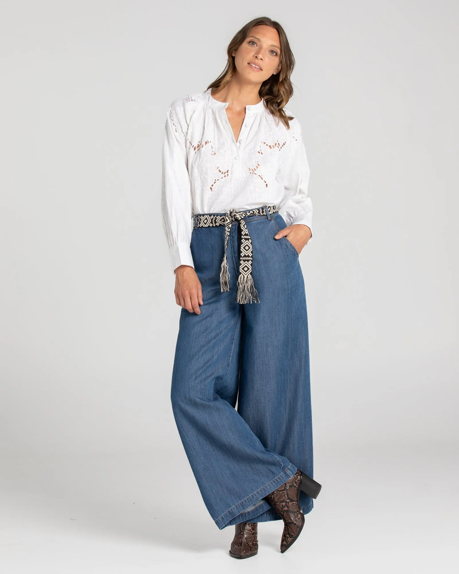 Nyra Embroidered Top - White