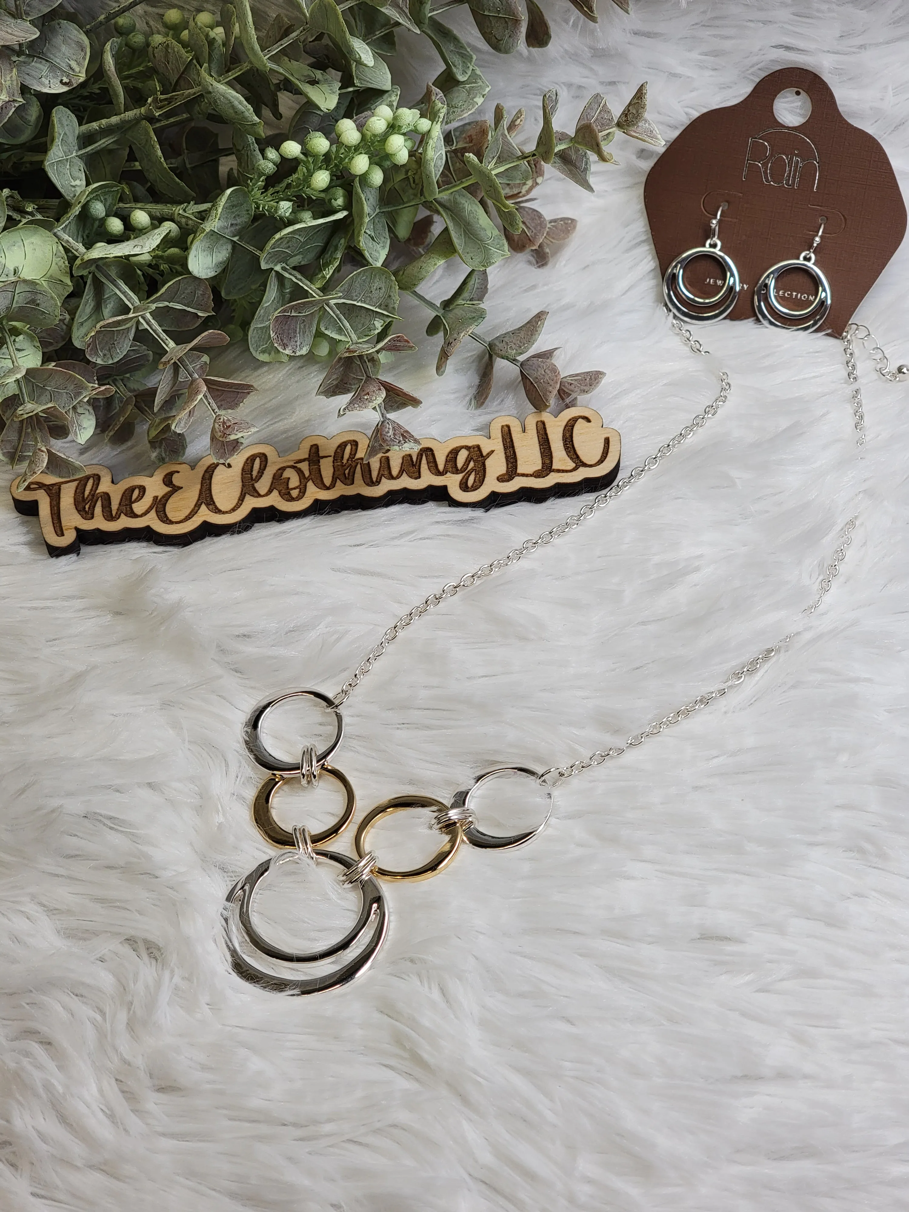 Rain - Two Tone Connected Rings Necklace Set